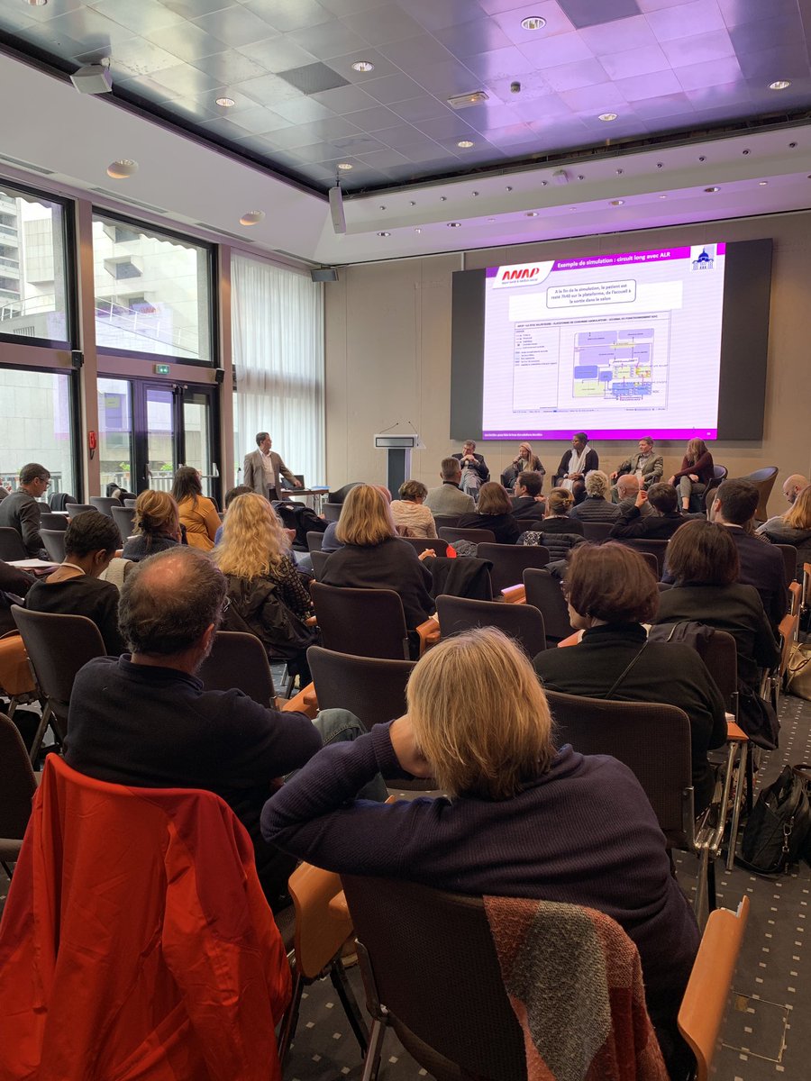 anap_sante's tweet photo. [#cercleSD] Après 1 présentation de l’outil Ælipce ANAP et 1 simulation de la gestion du circuit #ALR, les participants #bloc #opératoire participent à 1 table ronde sur les enjeux de demain : hall opératoire, plateforme, acte exclusif, bloc ambulatoire... avec @AHParis_org https://t.co/h7zI2OXJ3k