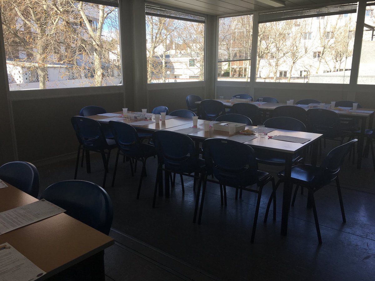 ajbribian's tweet photo. Degustar sin oler, ¿eres supergustador? Lo sabremos durante el taller del olfato organizado  por el Consejo Español del cerebro en el Instituto Cajal @REDOLFATIVA @CSIC @InstitutoCajal @LOPEZMASCARAQUE @CSICdivulga @Mujer_SENC @JLTrejo2 @dana_fdn https://t.co/RkHbJ76QvJ