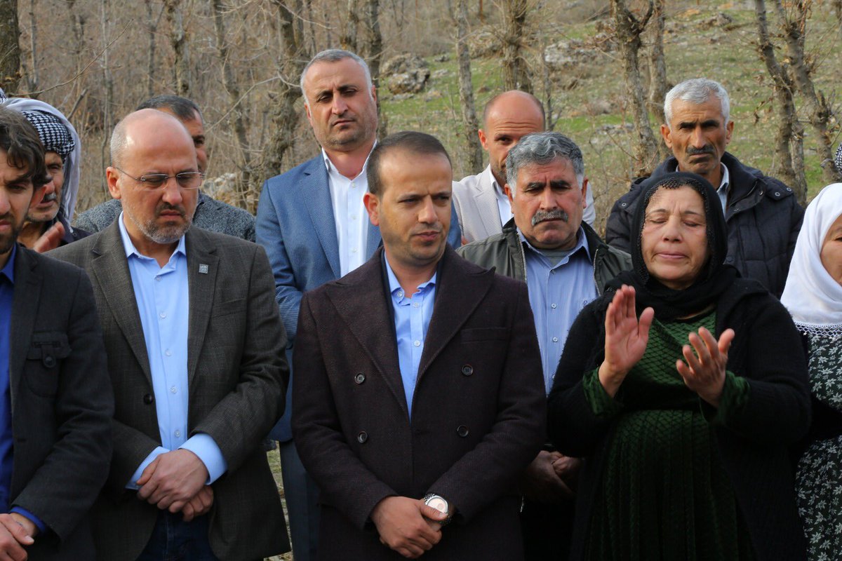 avhuseyinkacmaz's tweet photo. #Roboski’de Sessiz mezarların başında 2631 gündür varolan adaletsizliğe karşıdır isyanımız.

#RoboskiİçinAdalet
#AdaletRoboskidenYükselecek
#RoboskiKatlimanıUnutma https://t.co/mwfzsv5HoT