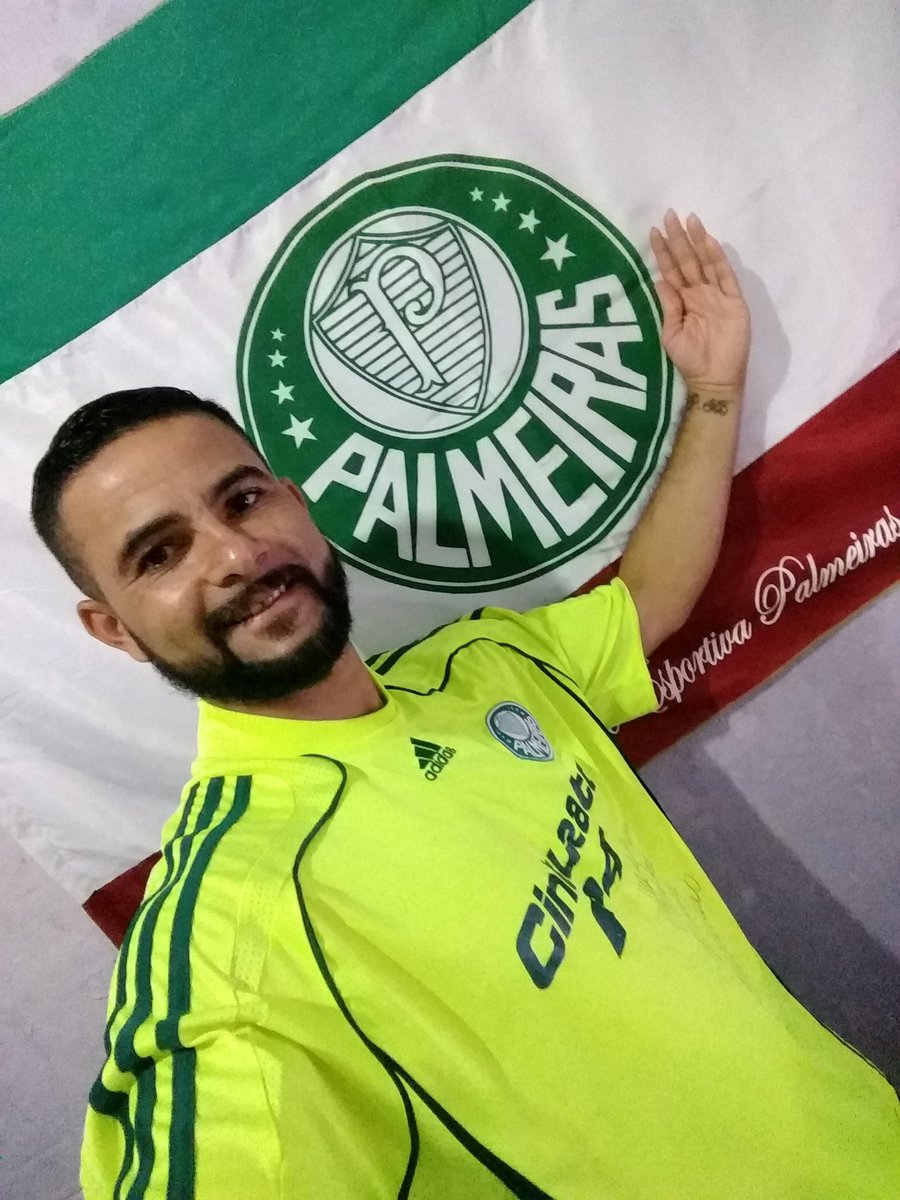 GebesonSilva's tweet photo. Vamos Ganhar Porcoooo 💪🐷💚💚
#AlmaECoração #AvantiPalestra 
#LibertadoresObsessão https://t.co/IXogDwMXSm