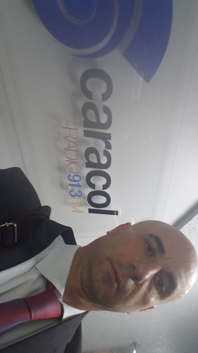 gimarzano's tweet photo. En Radio Caracol Ambato hablando de fake news #dircomudla  #udlaquito #posgradosudla https://t.co/47FDe2wEG4