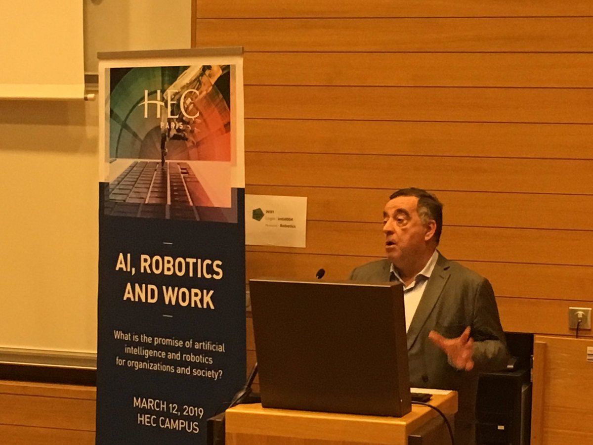 HECParis's tweet image. Transforming businesses by empowering #AI. Here’s how: 
➡️Empowering organizations to transform industries
➡️Empowering developers to innovate
➡️Empowering people to transform society
~ Bernard @Ourghanlian @microsoftfrance #HECfutureOfWork
