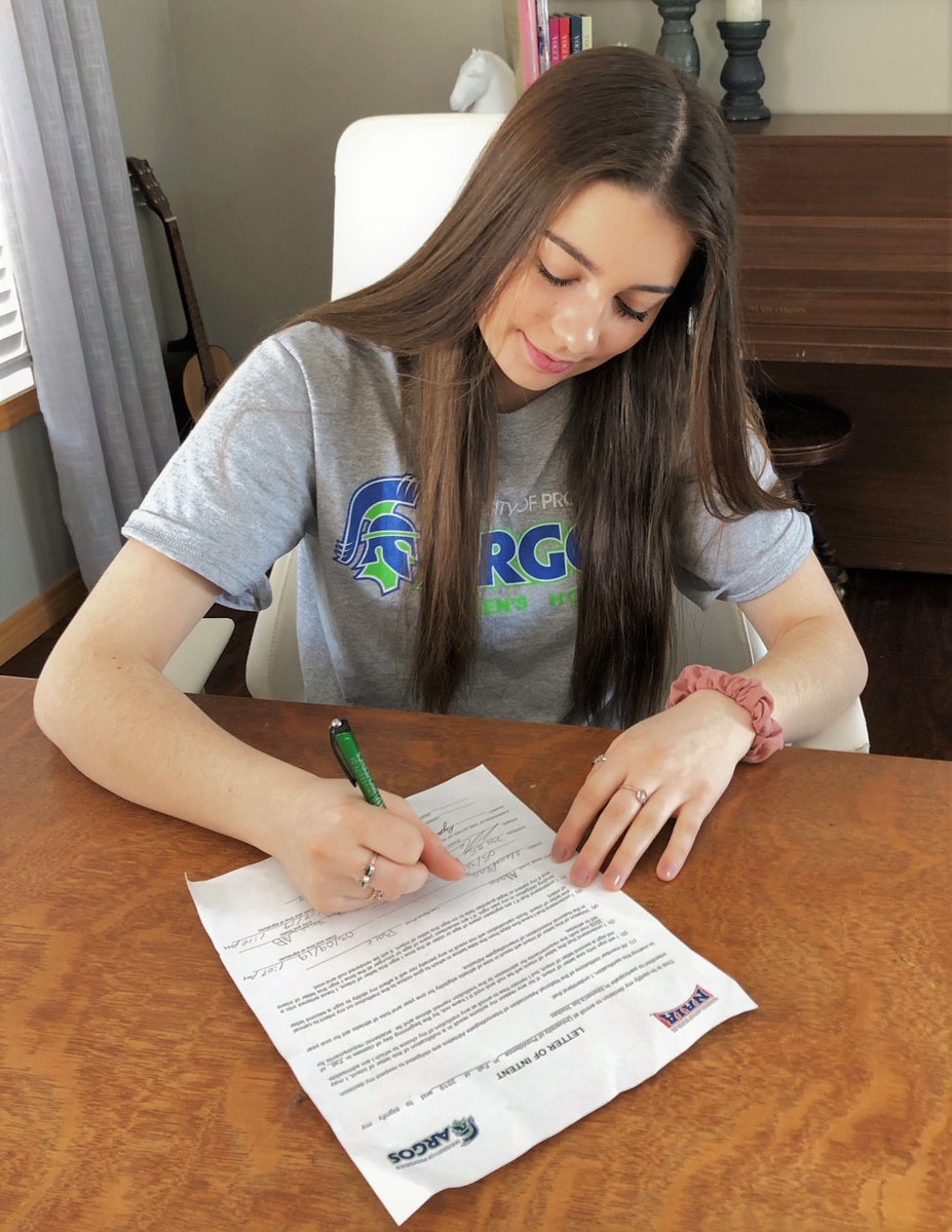 UPArgosWHockey's tweet photo. Congratulations to Alana Place, from Calgary, Alberta our newest signee for the Argos women's hockey team! https://t.co/trzDUR3Fv7