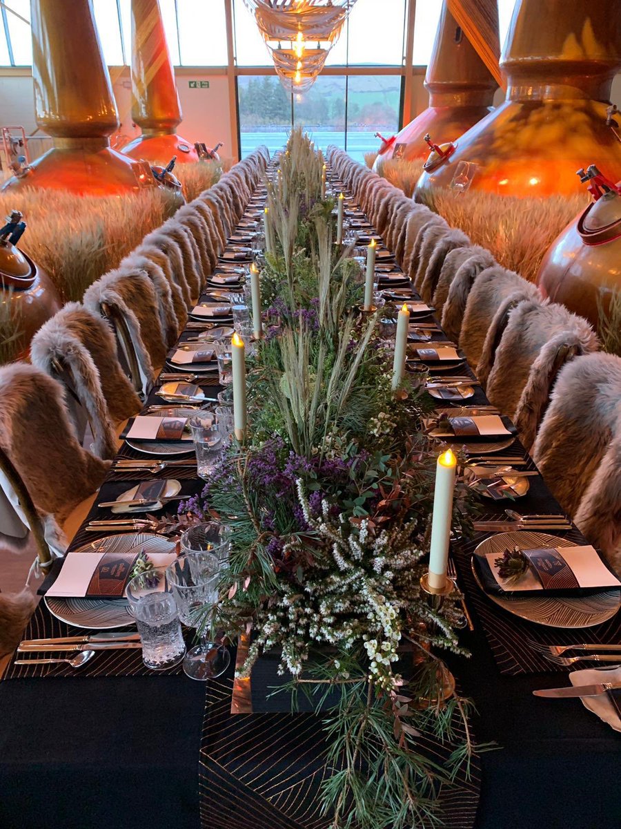 WildeThyme_'s tweet photo. When you get to work on events like this 👌🏼 #eventprofs #tabledesign #luxuryevents #whiskylaunch https://t.co/26RnbWkaus