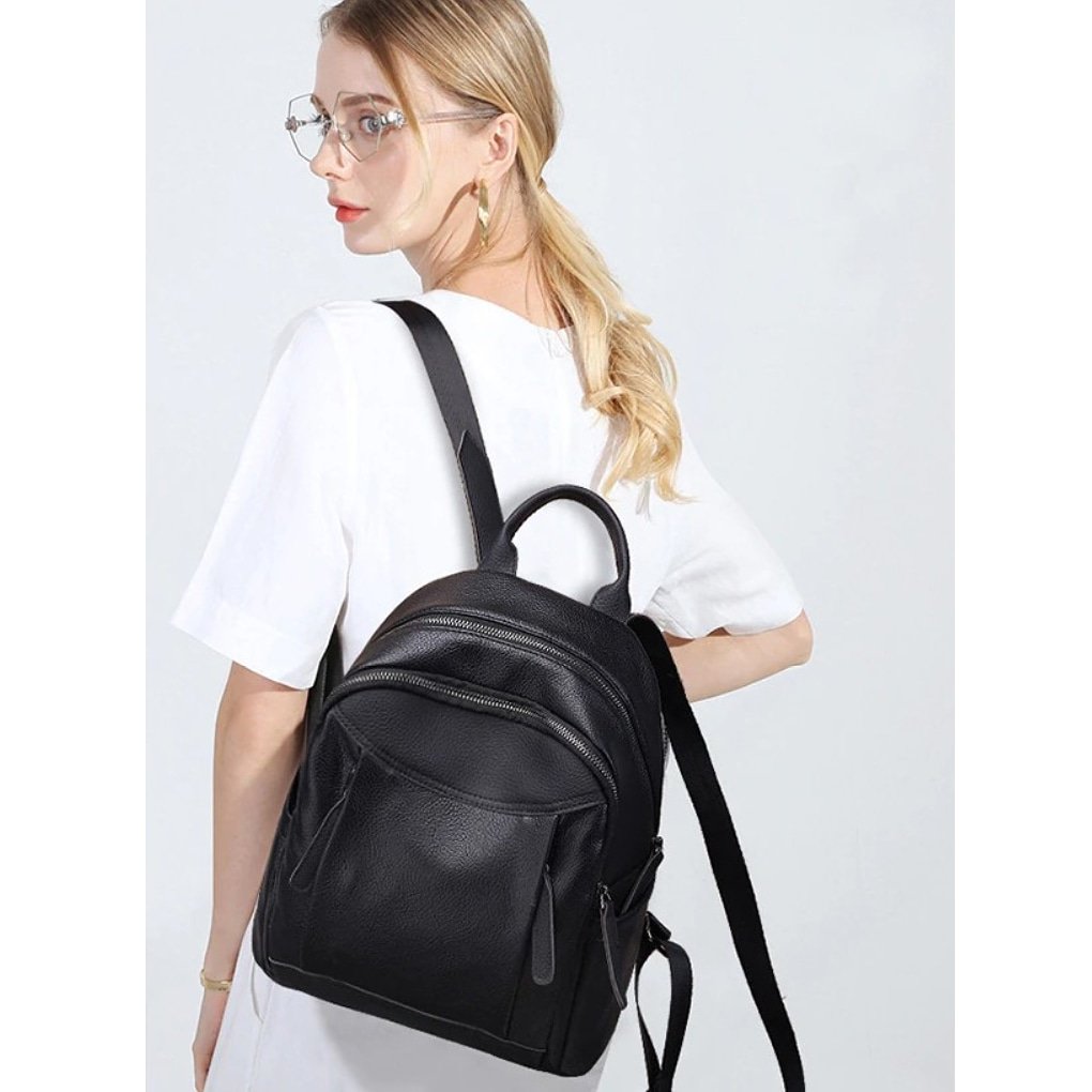 BagsyShop's tweet photo. There is beauty in simplicity!☺️
And so is this backpack, simple and beautiful!🤩
⬇️Get it now from BagsyShop!
#backpack #bag #fashion #simplestyle #simplefashion #beautiful #trending #bagsyshop #tuesday #shoppingbags #shopping #zotzon #TuesdayThoughts https://t.co/HmwDb8IhtN