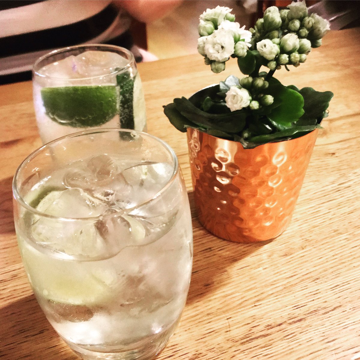AshesEvason's tweet photo. Great #gym #session with the #fabulous @kaylen__mezzosoprano tonight! And now... our go to a #drinkie #gymbunnies #gymbuddies #gettingfittogether #holidaybodiesinthemaking #musicaltheatreperformer #dancer https://t.co/IsAJ97gRAN