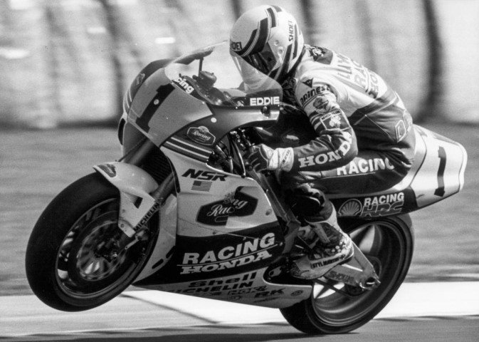 Frases que definen a 12+1 grandes pilotos de MotoGP ➡️ motosan.es/vintage/frases… ⬅️ Gran artículo de <a href="/JesSanSan/">JESUS SANCHEZ SANTOS</a> en <a href="/Motosan_es/">MOTOSAN.ES</a> con frases famosas, su mayoría pilotos de 500cc... ¡Sin desperdicio!
