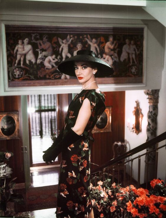 rollingArt43's tweet photo. ∎
Soprano Maria Callas (American-born Greek, 1923-1977)
She was one of the most famous and most controversial opera singers of the 20th century.
Photoshoot in her Milanese home.
Grazia
1958
Ph. © Franco Gremignani
#MariaCallas #Sopranos #OperaSeria #Classical #LaDivina #opera https://t.co/kvpKMGCgcT