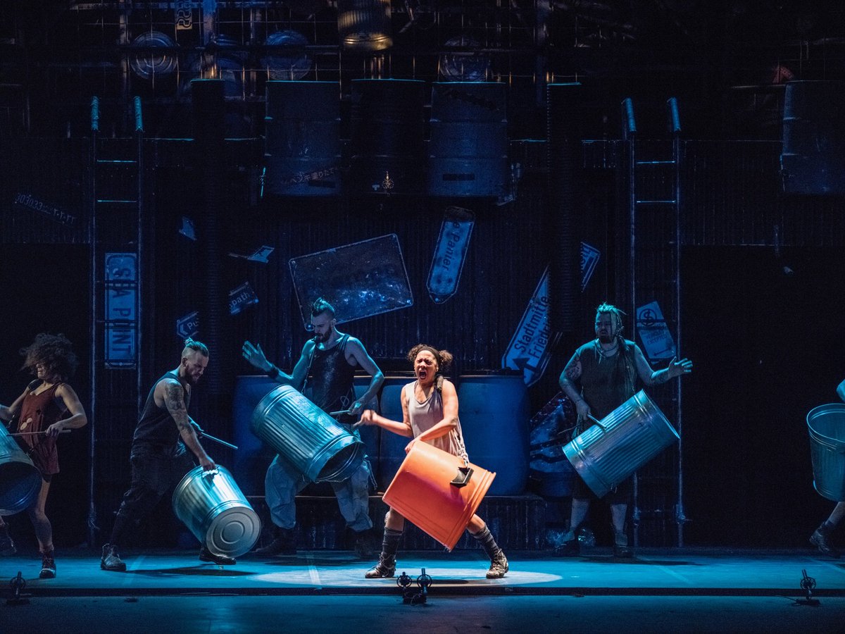 Today we arrive at the Théâtre de Beaulieu in Lausanne. 🇨🇭 

It's time to make some music Switzerland! 🥁 #StompLife