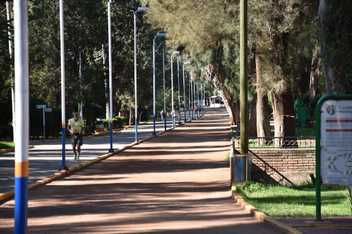 ⚠️ Ante las fuertes ráfagas de viento que azotan esta tarde <a href="/DurangoCap/">Municipio de Durango</a>, y como medida de prevención de accidentes a la ciudadanía que visita los parques Guadiana y Sahuatoba cierran la entrada al público en este momento ⚠️