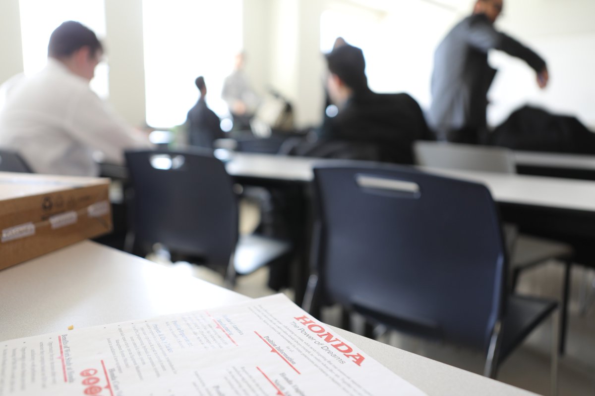 cscc_edu's tweet image. 50+ @csccmmws students. 26 companies. 350 interviews.
This week, CState engineering technician students are interviewing for a paid work-study while they complete their degree. Among the those holding interviews: @HondaMfgOhio @WorthingtonInds @Target @Abercrombie #CStateProud