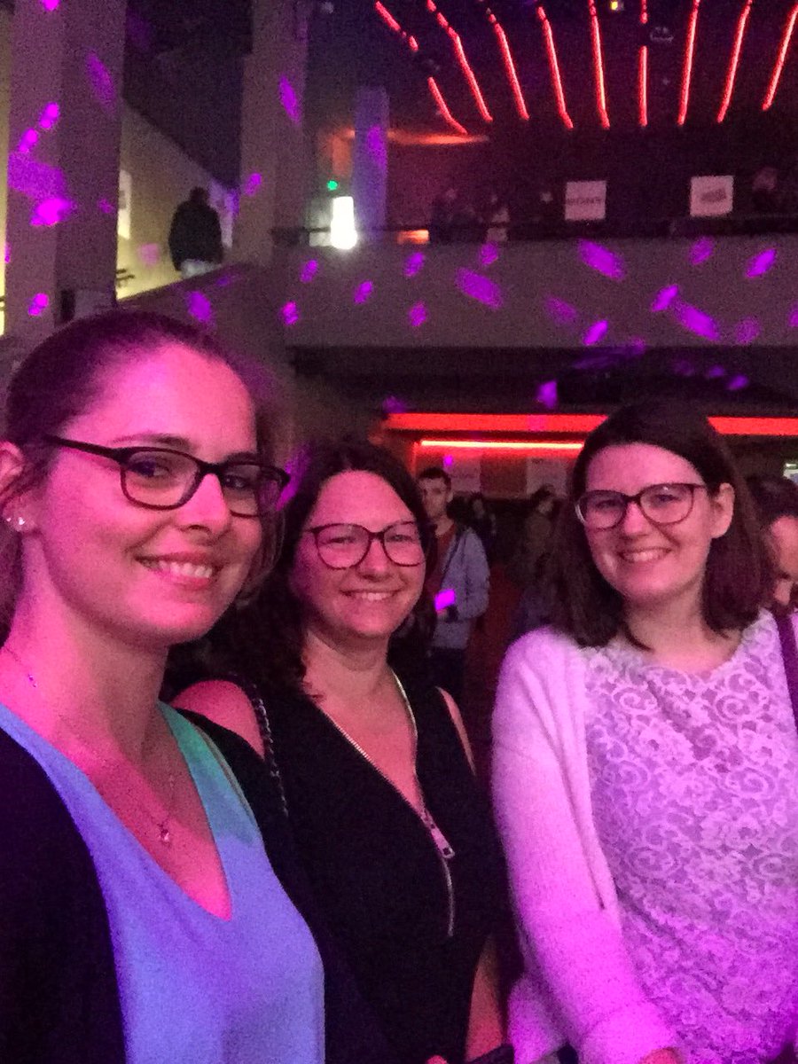 _EstelleL's tweet photo. On attend patiemment @Tim_Dup au #CreativeLiveSession ✌🏻 https://t.co/4XIBcw9La3