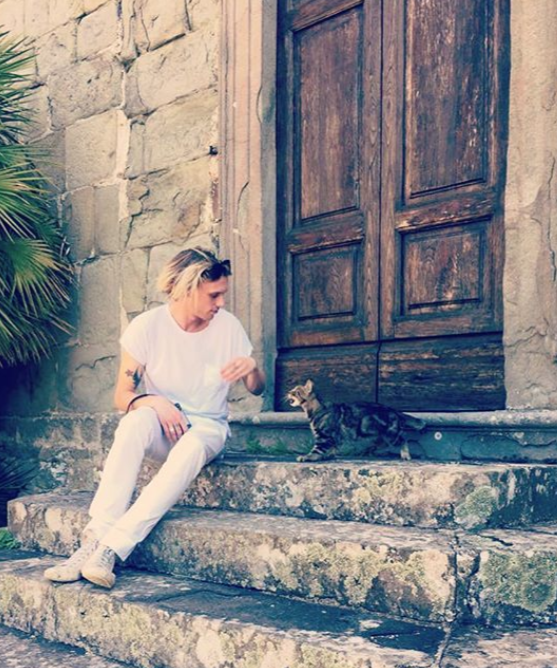 4EverJamieBower's tweet photo. Jamie Campbell Bower Instagram Update-

"Telling off this vicious tiger.
(We were actually playing)
From our road trip around Italy in the summer." https://t.co/0RcvfvliYL