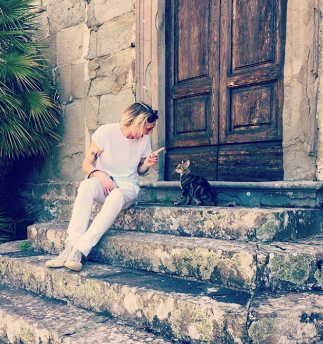 4EverJamieBower's tweet photo. Jamie Campbell Bower Instagram Update-

"Telling off this vicious tiger.
(We were actually playing)
From our road trip around Italy in the summer." https://t.co/0RcvfvliYL