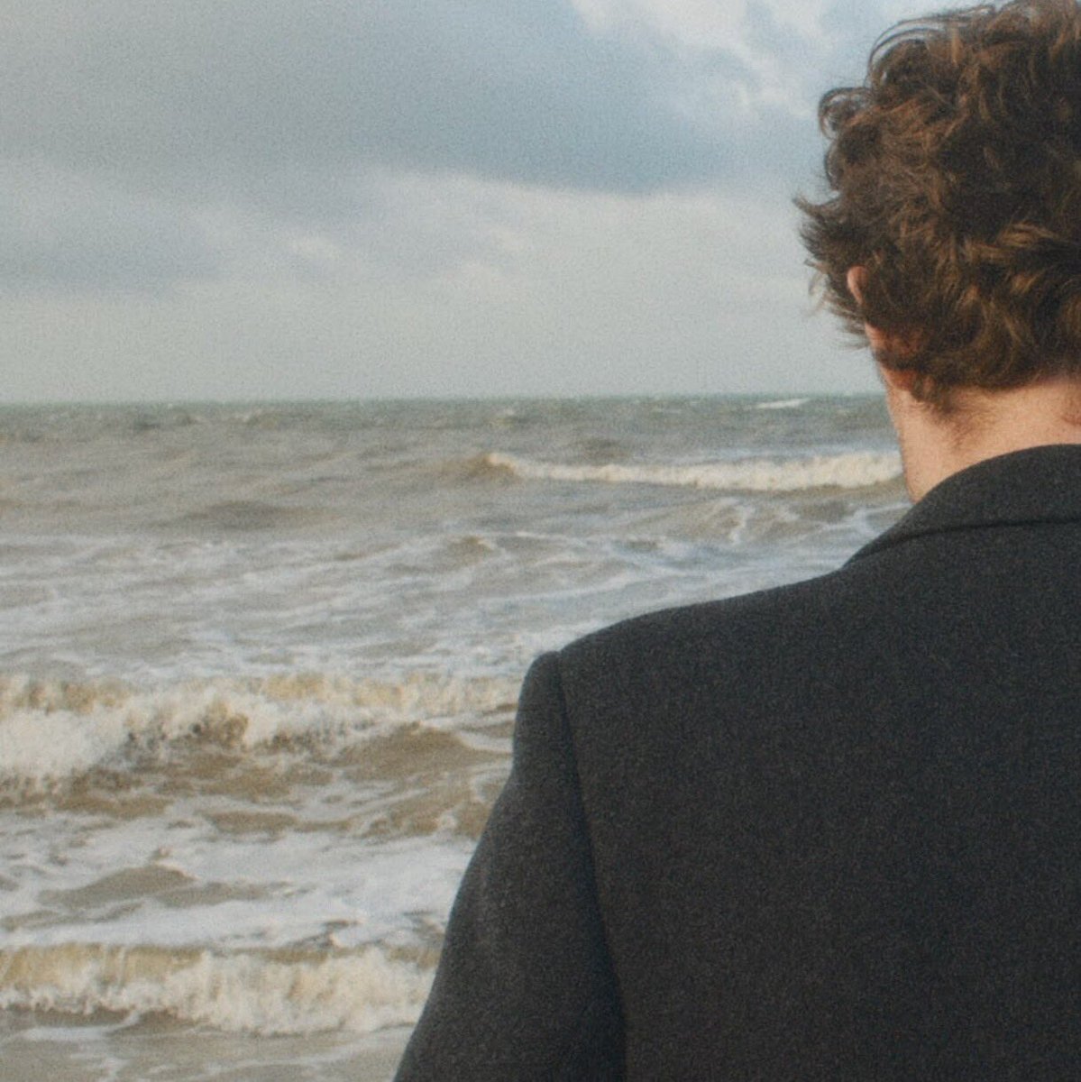 minute_shorts's tweet photo. #nowshowing on the app: 

Unsent Letter
Directed by @christgordine 
Starring: @damohughes1 &amp; Hugo Ross.

.
#minuteapp #letter #shortfilm #relationship #sea #ex #lover #worldwar2 #love #sad #LGBT https://t.co/DBZhIaRFBo
