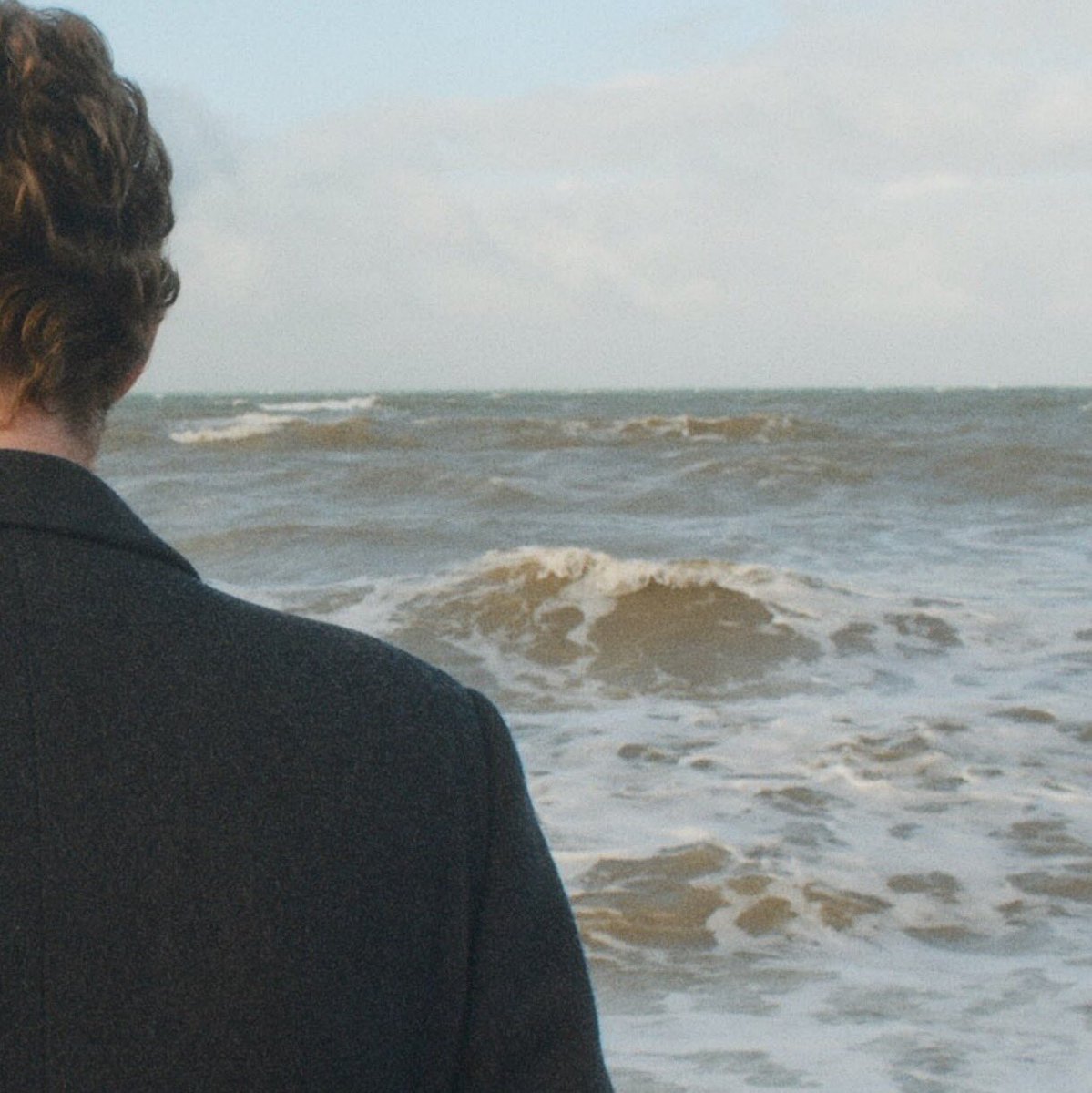 minute_shorts's tweet photo. #nowshowing on the app: 

Unsent Letter
Directed by @christgordine 
Starring: @damohughes1 &amp; Hugo Ross.

.
#minuteapp #letter #shortfilm #relationship #sea #ex #lover #worldwar2 #love #sad #LGBT https://t.co/DBZhIaRFBo