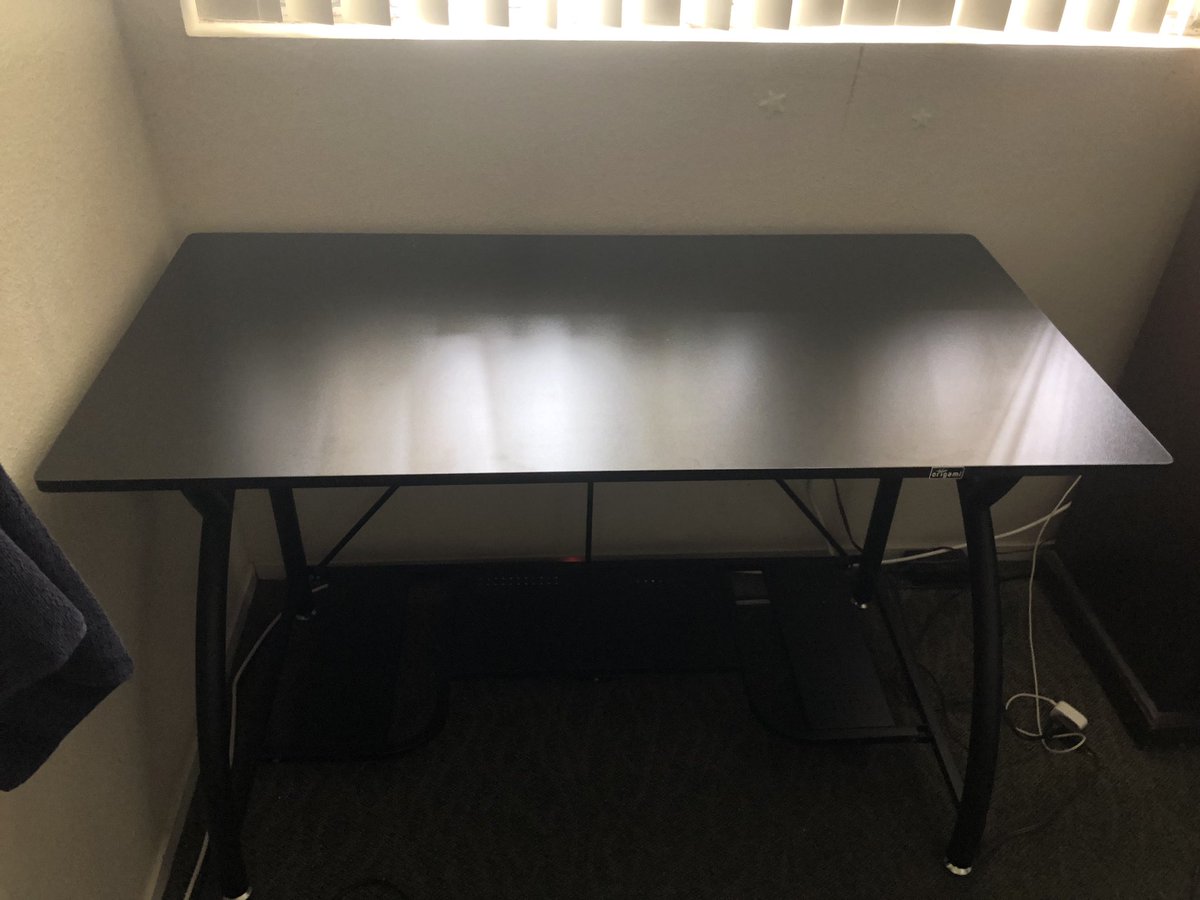 TheCaliSt0ner's tweet photo. Guys I can’t believe this is really happening it’s like a dream come true.Have a few more things coming in todays and then everything else will be here by Wednesday! Make the switch over to the dark side ;) 
#PCGaming #switchtopc #RoyaleStreamers #TwitchOSF #SmallStreamersConnect https://t.co/DDVUS0pEPG