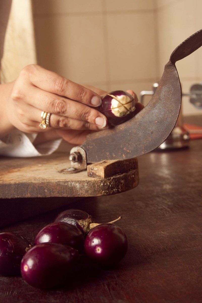 Tara_Deshpande's tweet image. Do you still own one of these or should I ask if you have ever used one? Many such Indian gadgets and cookware are fading away from our kitchens. Do you have any such traditional utensils or tools? 
#traditionalcookware #indiancooking #potsandpans #vintagecookware