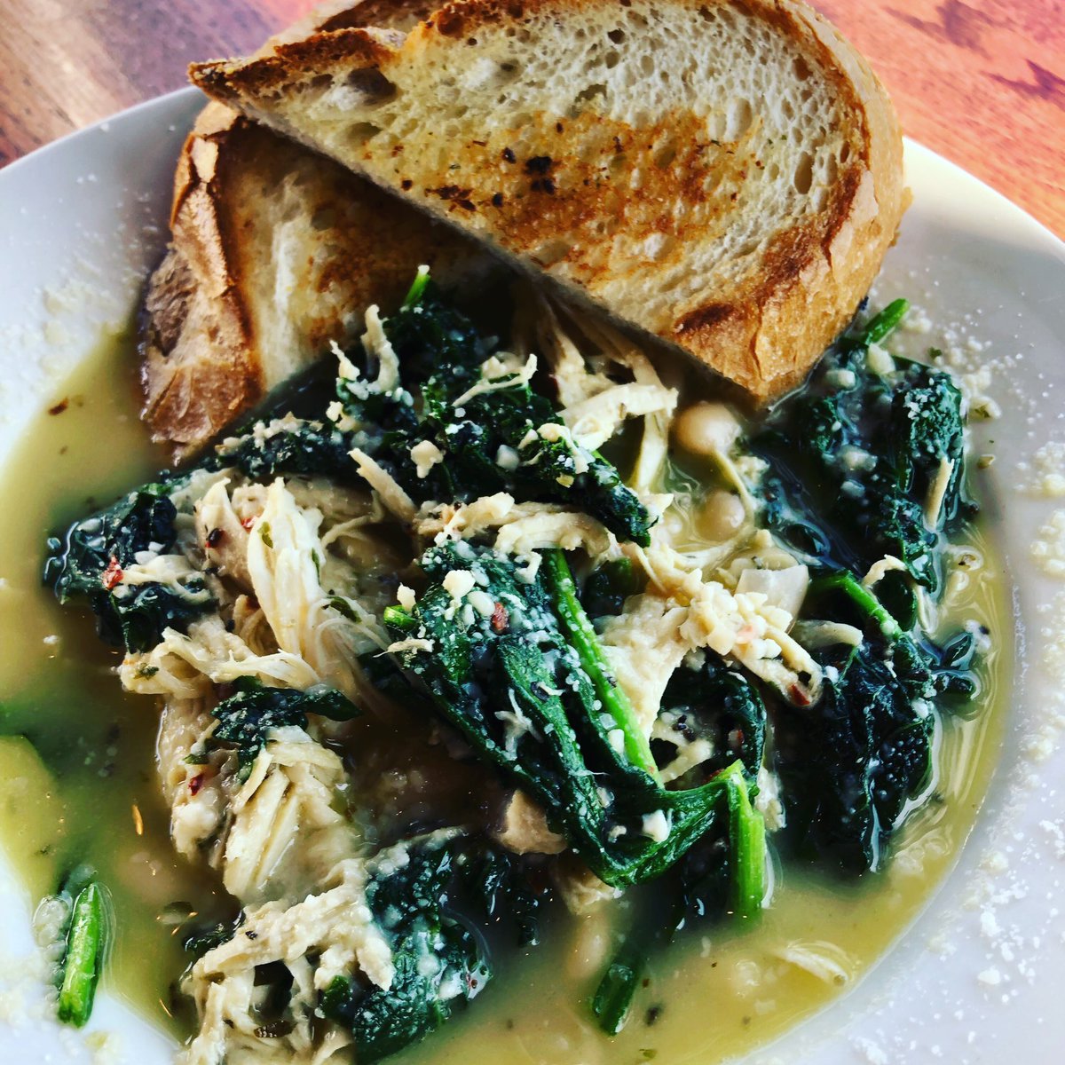 PoorRichardPub's tweet photo. Tuesday’s special is Beans & Greens with braised pulled chicken served with garlic toast. #beansandgreens #lunchspecial #wexfordpa #wexford #724 #724eats https://t.co/dAmveSJ0qK