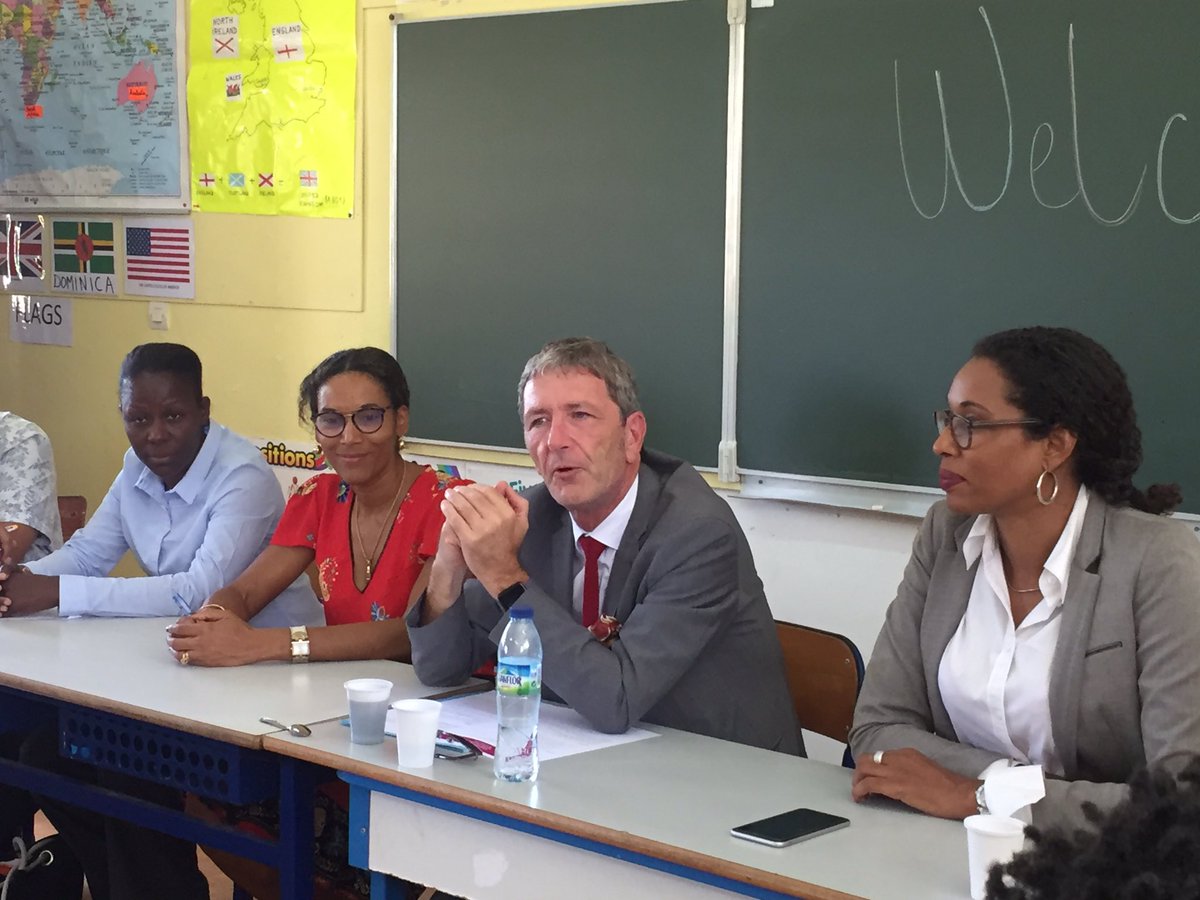 acmartinique's tweet photo. Moment d’échanges avec la communauté éducative, le recteur @PascalJanTweets rappelle les objectifs de #ParcoursAnglaisPlus : une meilleure employabilité des jeunes et faire de l’@acmartinique un acteur central du développement du territoire. #PA+ https://t.co/Vz53p6P0UJ