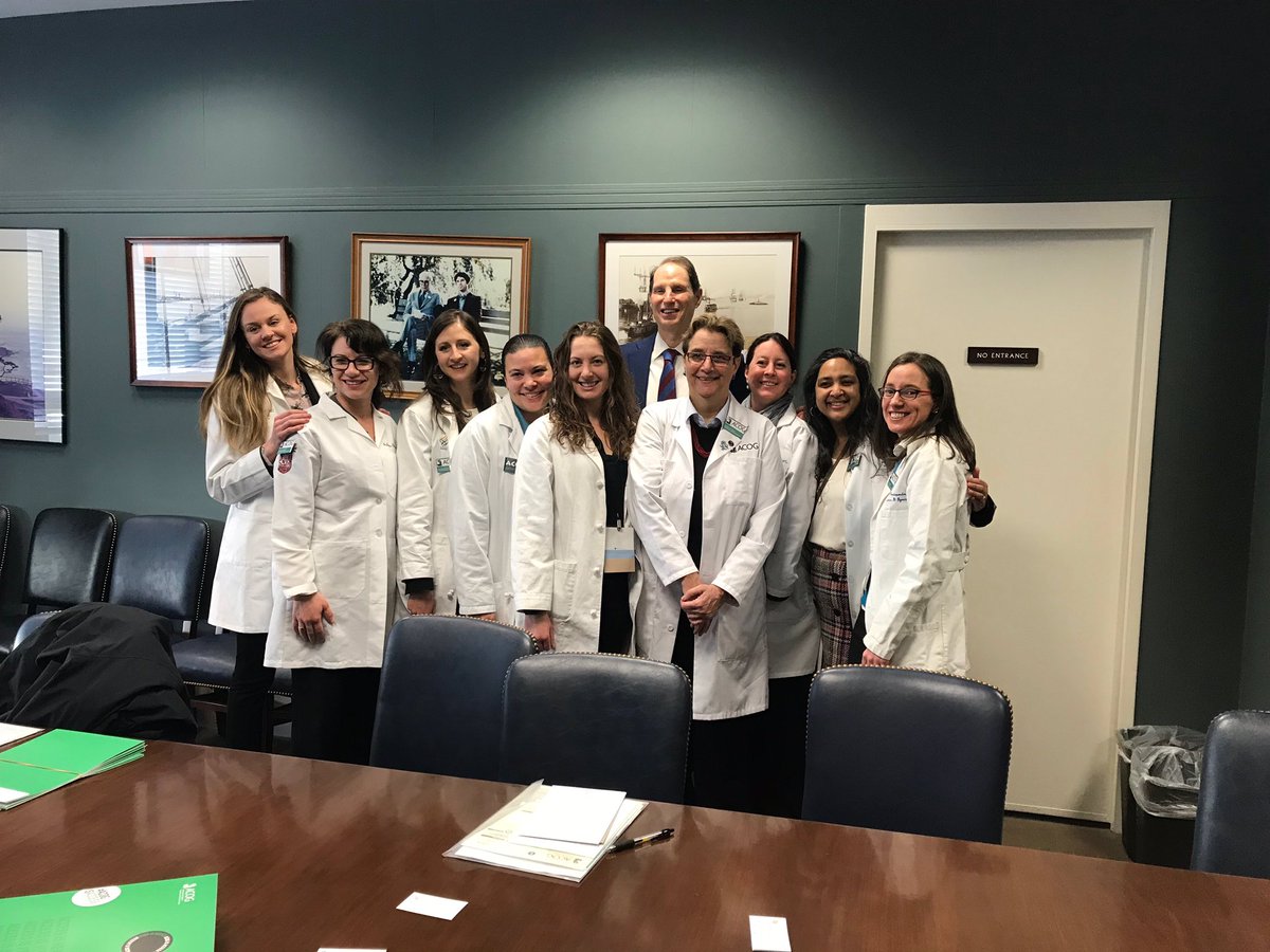 LChatroux's tweet photo. Meeting with @RonWyden and @acogdistrict8 and @ACOGAction to discuss preventing maternal mortality and protecting the ACA and women with pre existing conditions. Thank you for your support Senator! #ACOGCLC #accessIS #2019clc https://t.co/EyWokiLh8Z