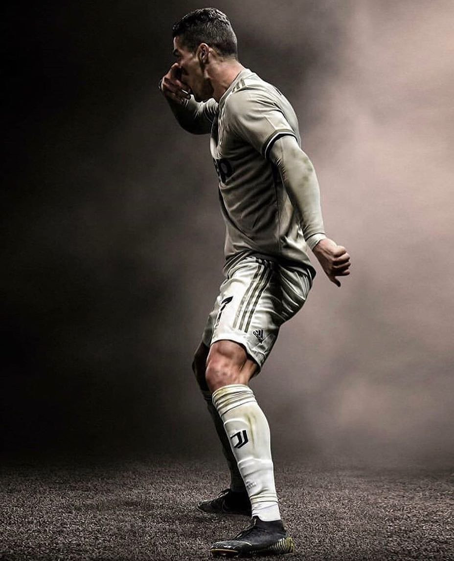 Fanaticosporfu's tweet photo. Os 05 atletas mais famosos do mundo:

1° Cristiano Ronaldo
2° LeBron James
3° Messi
4° Neymar
5° Conor McGregor https://t.co/WyrWxBiF44