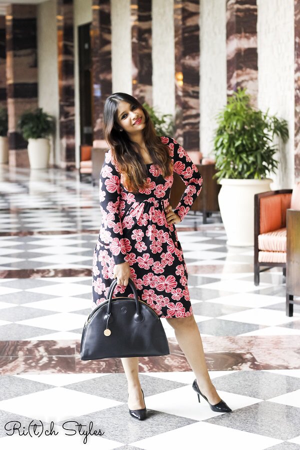 RitchStyles's tweet photo. #Floral slit pants or dresses? What are YOU vibing to this spring season?
#ootdinspo #spring #slitpants #dress #outfit #fashion #fashionblogger #ootd #lookbook #style #fashionstyle https://t.co/ZGfra2DnXK
