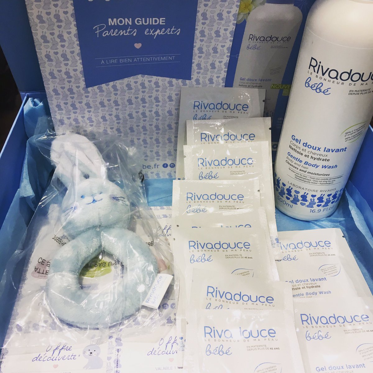 beautydenfer's tweet photo. Hello tout le monde ! Voici le colis que j’ai reçu pour mon chou de la marque rivadouce . Il y a un gel doux lavant pour corps et cheveux ! On va tester ce produit 👶🏻💙😀 Bonne journée #parentsexperts #rivadoucebebe https://t.co/bOoz05Sm7F