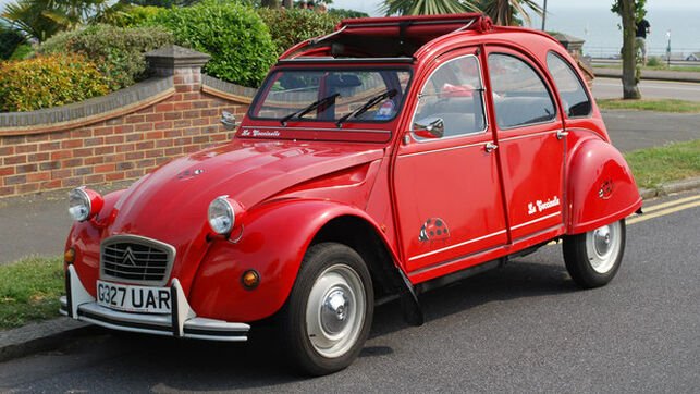 CitroenTalauto's tweet photo. Del 2 CV al Ami One Concept: la movilidad según #Citroën 👉 https://t.co/NcU6fRxes8 https://t.co/1LjrhARiOX