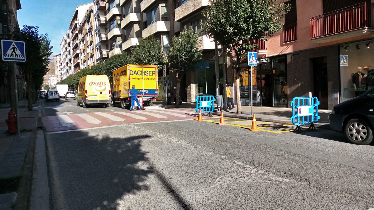 Tras solicitarse en los Consejos de Barrio se encargó informe a 👮‍♂️👮‍♀️y se dotó una partida de presupuestos para mejorar seguridad y visibilidad en pasos de cebra. Ya se ha comenzado a actuar. #movilidad #seguridad #estella