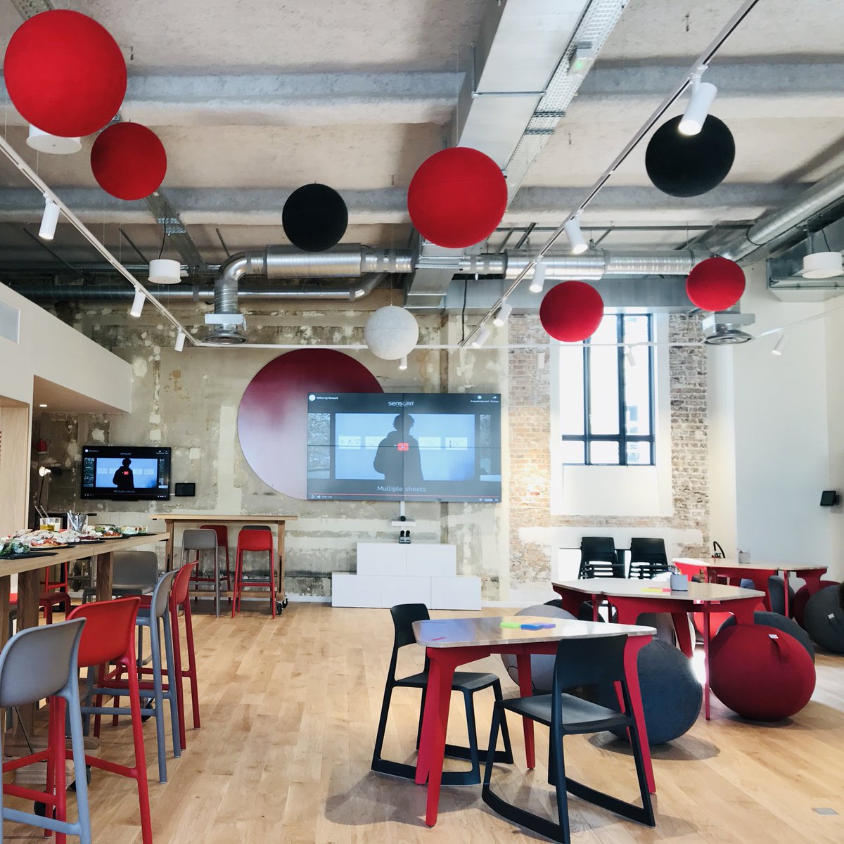 Openmindparis's tweet photo. Journée Portes Ouvertes @OPENMINDKFE Paris - Opéra, du 26 Mars au 1er Avril ! Venez découvrir notre Duplex de l'Intelligence Collective et profitez des portes ouvertes pour rencontrer nos équipes ! 👍
#PortesOuvertes #ParisOpéra #intelligencecollective #openmindkfe https://t.co/g943jnq7pq