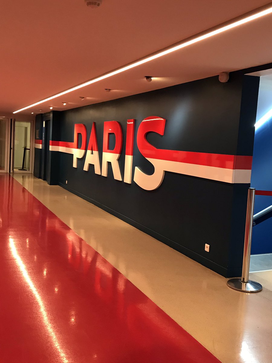 ManonPuloch's tweet photo. Dans le cadre d’un séminaire de #NationalFFF, journée &amp; immersion au Parc des Princes. 
Merci à la @FFF , au @PSG_inside et à @stella_0511 @Frederique_Dms ... de pouvoir nous faire découvrir les coulisses de grands clubs ! https://t.co/ACOZztVACP