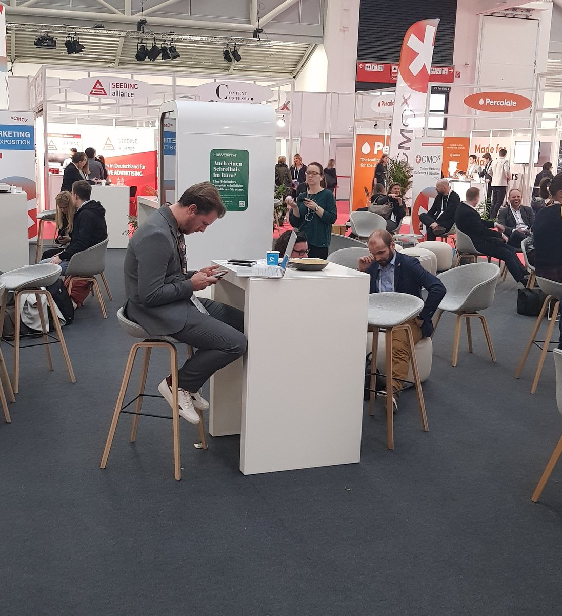 iqdBrandStudio's tweet photo. #Feinschliff für morgen! #BrandStudioStyle #CMCX 13.03. um 10:45h "Von Buzzword zu Begeisterung - Was #ContentMarketing mit Haltung, Umfeld und Schmetterlingen zu tun hat". #dontmissit #bethere #iqdigital #CX35 https://t.co/rcLGCN7kre