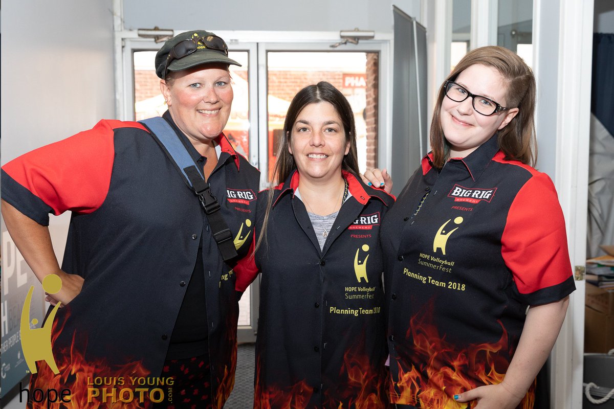 hopevballottawa's tweet image. Looking for ways to up your 'give back' quotient &amp;amp; to join a  fun team of hard workers? We are looking for that EXACT person/people for our 2019 Planning Team for our Parking &amp;amp; Funmaking  Committees! Send your resume to: info@hopehelps.com with subject:  2019 Planning Team!