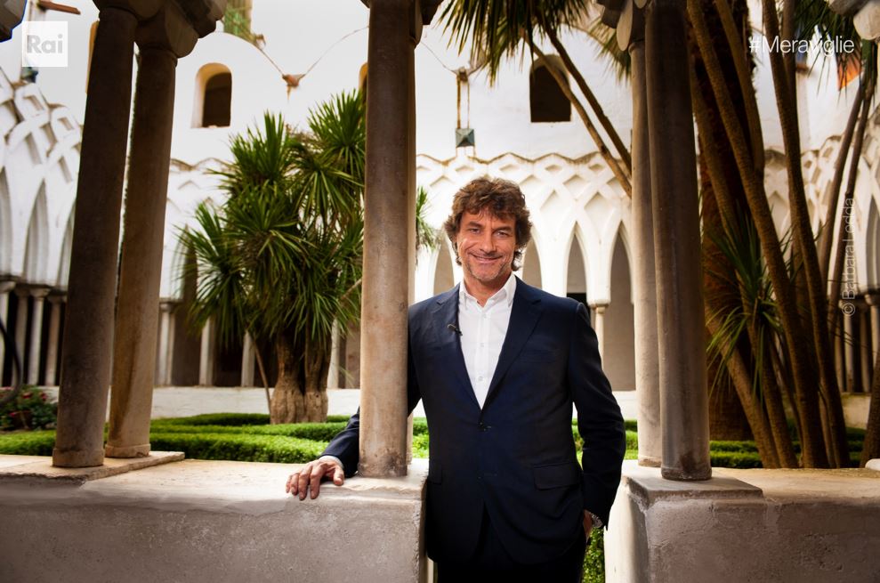 Raiofficialnews's tweet photo. Il Palazzo Ducale di Mantova, Piazza Navona a Roma, Amalfi e la sua costiera: sono i tre tesori @UNESCO raccontati da @albertoangela nella prima puntata di "#Meraviglie - La penisola dei tesori".
STASERA su @RaiUno, @RaiPlay e #Rai4k ➡️https://t.co/92ycf2YJmh
Foto © Barbara Ledda https://t.co/TsZCAiHYiB