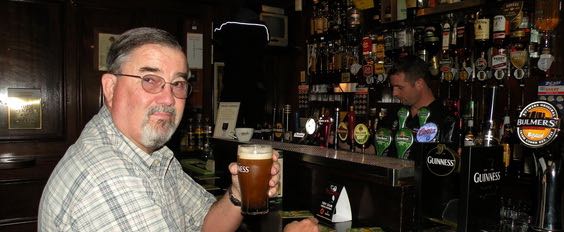 AgelesGlobeTrav's tweet photo. Heading to #Dublin? Don't miss THE Temple Bar on St. Patrick's Day! #templbar #ireland #travel #StPatricksDay https://t.co/0fYYkIjd3V https://t.co/1j5tmsaFn9