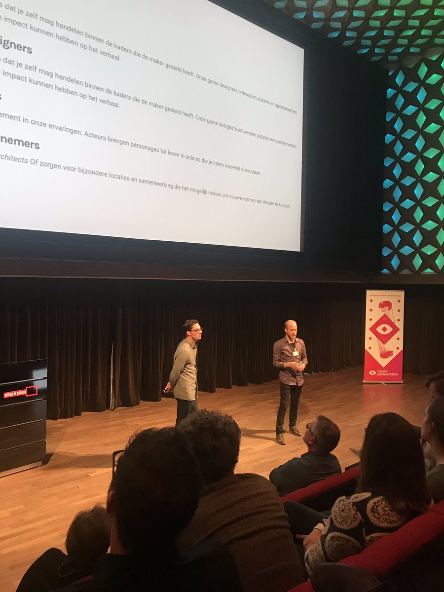 Hoe maak je het theater interessant voor de #millenials? @DannyvanZuijlen <a href="/Yo_L/">Joel Vegt</a> hebben dit gedaan met #tracingthomas en vertellen hierover bij het #CrossMediaCafé