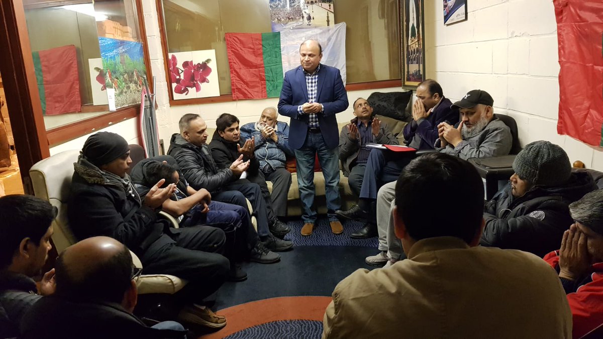 suhail_khanzada's tweet photo. ایم کیو ایم کے 35ویں یوم تاسیس کی تیاری کے سلسلے میں ویسٹ لندن یونٹ کے کارکنان سے برطانیہ کے آرگنائزر  ہاشم اعظم کا خطاب https://t.co/ran1UZniSA