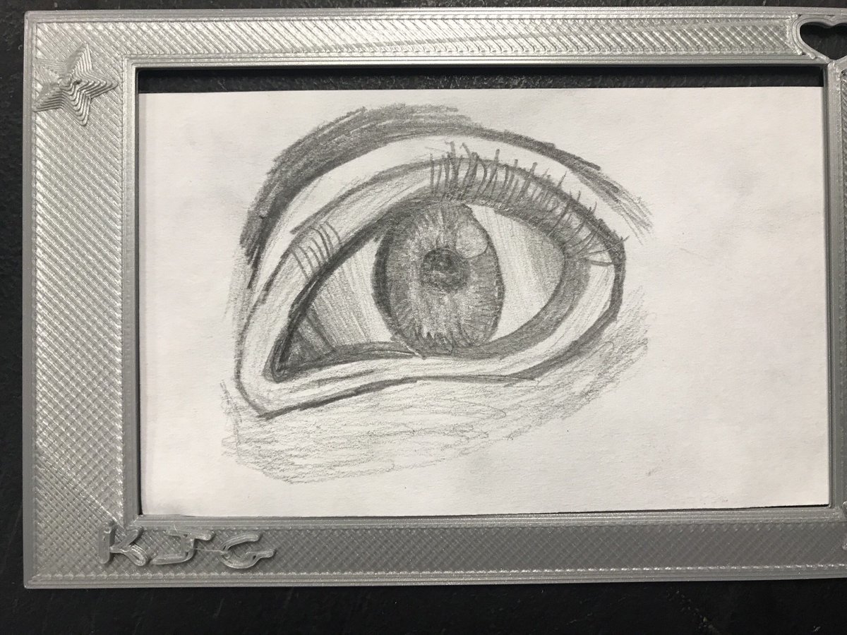 jaimejoyh's tweet photo. 5th grade designed picture frames in Tinker Cad and 3D printed. Then in art class drew realistic eyes, noses, or mouths. @swartz_creek @ElmsRoad https://t.co/LAGWS61UwF