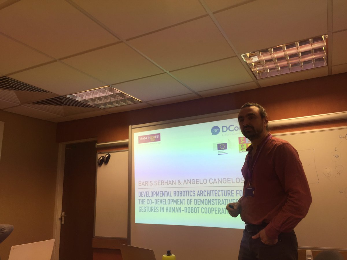 gabriellapizz's tweet photo. My #dcommbuddy presenting his #research on the use of #dynamicfieldtheory for comprehension of #demonstratives in #developmentalrobotics using our baby #icub 🤖🤓 @barisserhan @corolab_UoM @DCOMM_EU https://t.co/kZpSJXaHAf