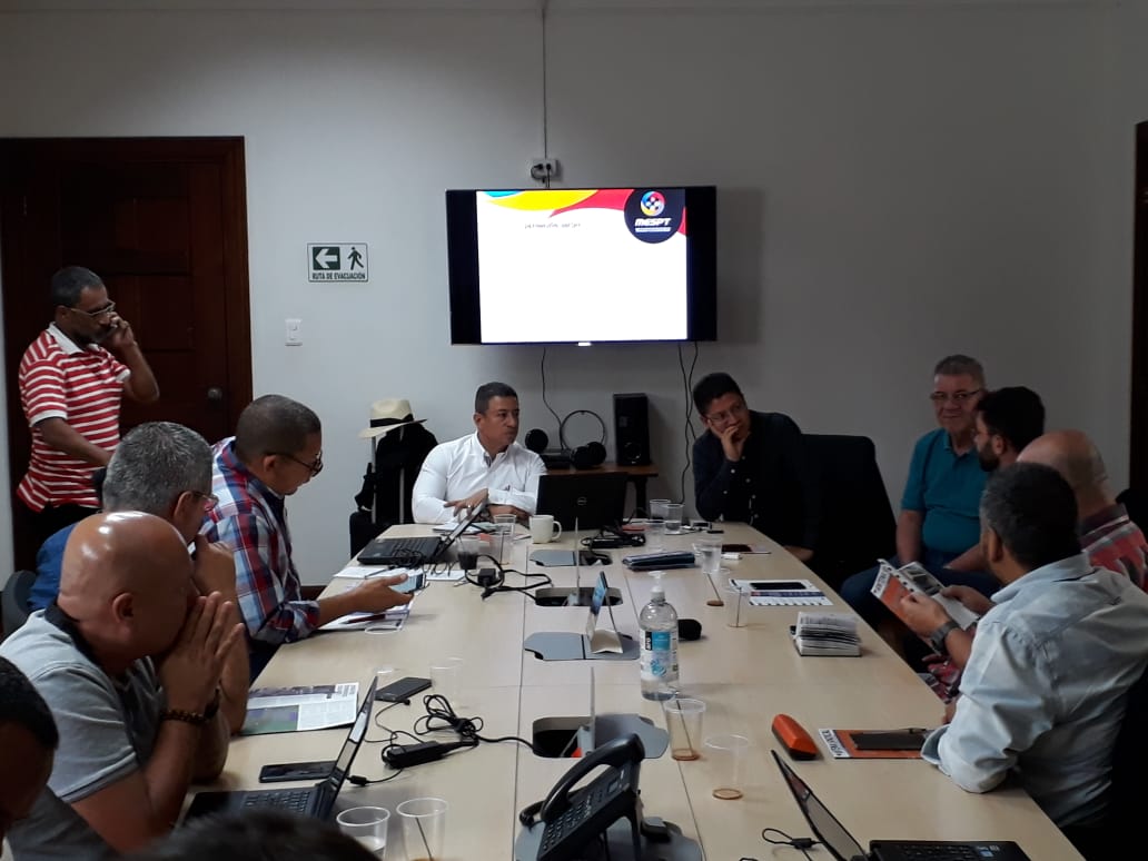 Sintraemcali2's tweet photo. Participa el presidente de SINTRAEMCALI Ricardo Muñoz y el Fiscal Jorge Iván Vélez de la mesa de unidad de los servicios públicos en la ciudad de Medellín. Espacio nacional donde se analiza el momento de los servicios públicos. https://t.co/YpiC1vRNHu