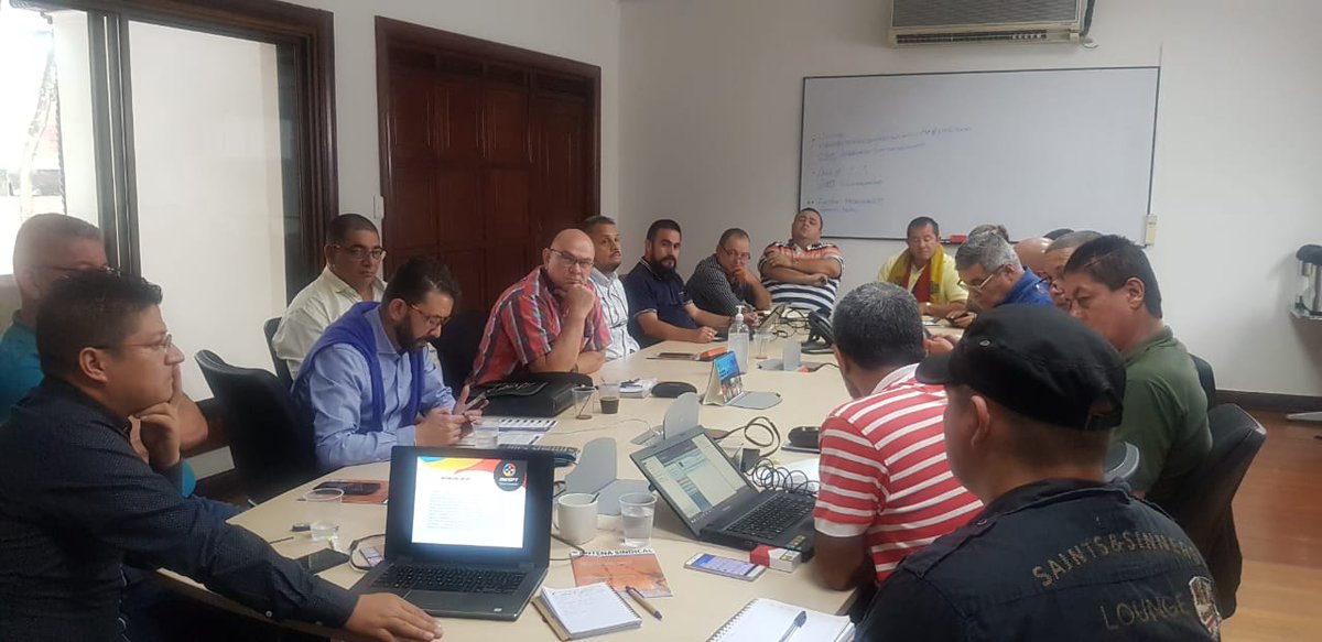 Sintraemcali2's tweet photo. Participa el presidente de SINTRAEMCALI Ricardo Muñoz y el Fiscal Jorge Iván Vélez de la mesa de unidad de los servicios públicos en la ciudad de Medellín. Espacio nacional donde se analiza el momento de los servicios públicos. https://t.co/YpiC1vRNHu
