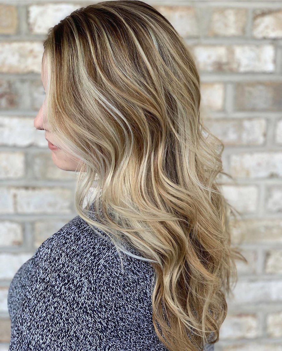DePasqualeSpa's tweet image. The World Is Our Canvas &amp;amp; Your Hair Is Our Masterpiece! 👩🏼‍🎨 Beautiful Hairpainting By Pranvera At DePasquale The Spa! ✨ 
.
.
.
.
@sunlightsbalayage @modernsalon @behindthechair #sunlightsbalayage #modersalon #behindthechair #balayage #bestofbalayage #maneinterest