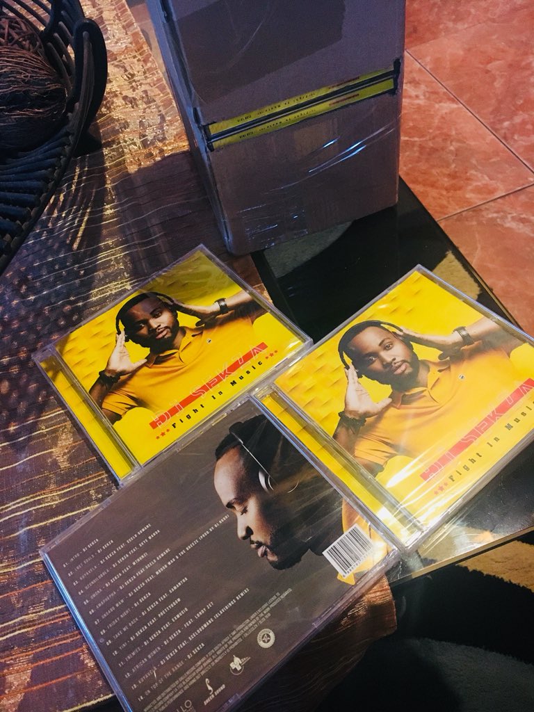 SekzaSA's tweet photo. Halla /DM me If u want copy R99.95 and it out on all digital Platforms &amp; Music Stores @MUSICA_AFRICA #FIM #FIghtInMusic #SMGProductions #GalloRecords #DJSekza #DanceMusic #MzansiHouse #DeepSounds #HouseMusic #DanceVocalHouse  @smgprod1 @GalloRecordsSA https://t.co/9YWZ6aULBk
