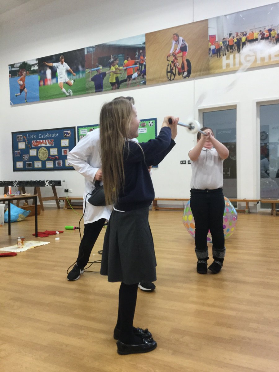 ColeshillHeath's tweet photo. Day 2 @ColeshillHeath #ScienceWeek2019. Another fantastic science session exploring physics and chemistry. Impressive knowledge displayed by Year 4. #learningwarriors @MissJ_Robinson @nfowles5 @Stevens_Matt1 @dad07day @cathiewhiting1 https://t.co/KWVsbZN1jY