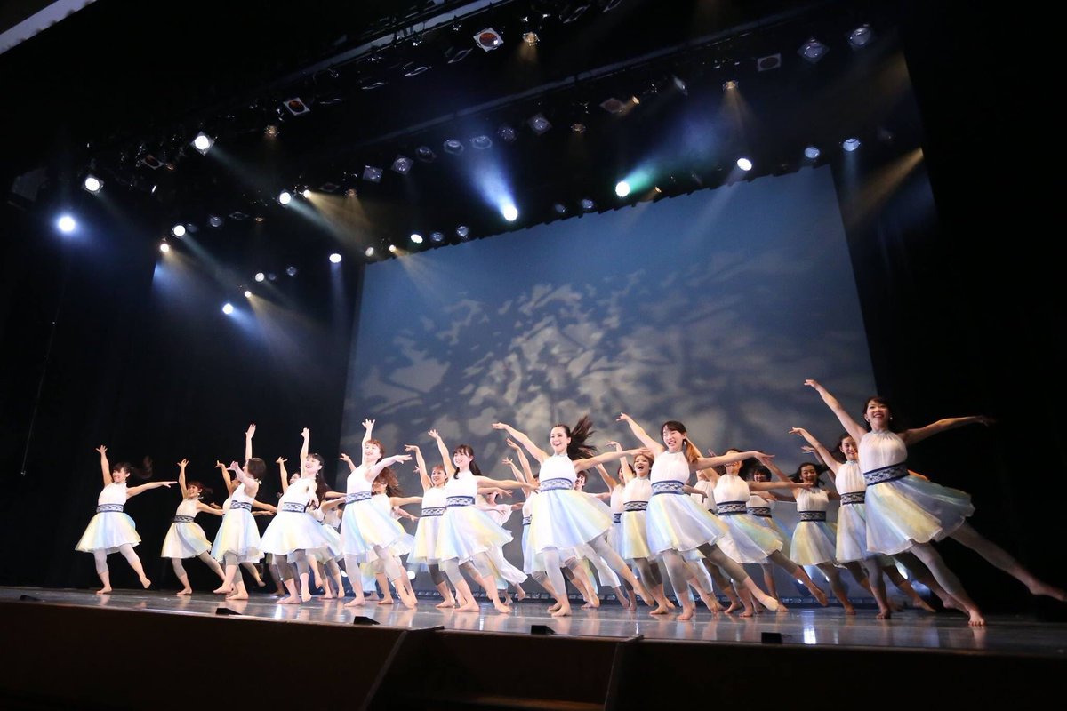 Oasis_sk2019's tweet photo. 🌈新歓ライブ🌈
4月13日(土)昼・夜公演の2公演を四谷区民ホールで行います！
今は新歓ライブに向けて毎日練習を頑張っています！新入生の皆様、是非見に来て下さい😊
チケット等の情報は随時更新していきます！写真は去年の新歓ライブの様子です（＾_＾）#春から早稲田 #ダンス #ダンスサークル https://t.co/EaO9LDpk2j