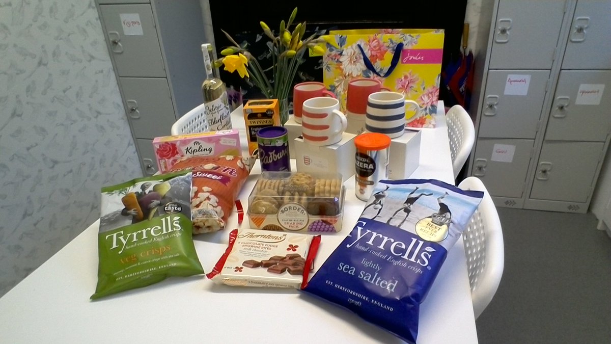 JoulesPerth's tweet photo. What a team in Perth joules, we have just won this fantastic competition with our company and been sent this beautiful gift #BeingTheElite #beingthedifference  #Whatateam #standingoutfromthecrowd #soproud #teamworkmakesthedreamwork #perthnews https://t.co/PEWo24AAal