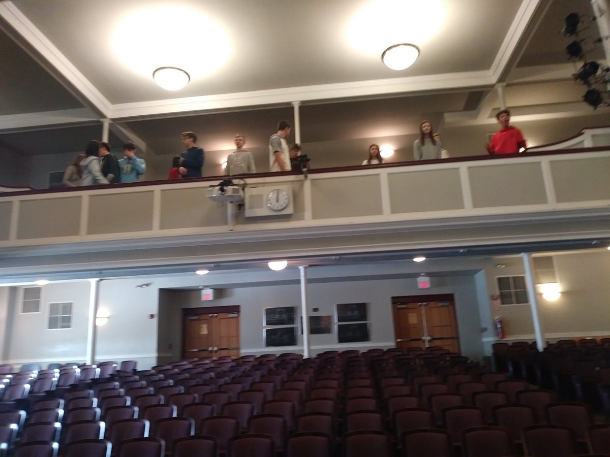 MrsTherriault's tweet photo. All the Romeos on the stage. All the Juliets in the balcony. #romeoandjuliet #act2scene2 #thebalconyscene #wsparker #olivoenglish https://t.co/REKYe6Mu5b
