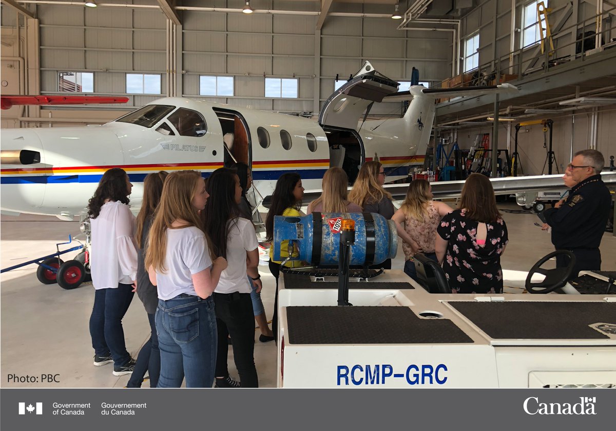 Do you know a young woman in high school (gr. 11) interested in @CSIScanada, <a href="/rcmpgrcpolice/">RCMP</a>, or public safety careers? Tell them about the #YoungWomeninPublicSafety program where they can learn all about it! ow.ly/UUAB30o0Z6n