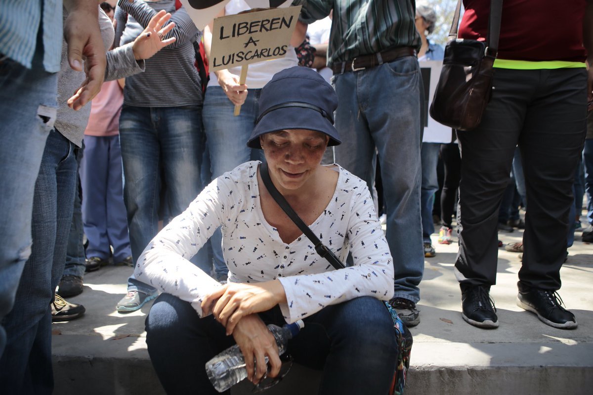 myteks's tweet image. Chavismo nos robo la vida, el pais y la alegria...
Mientras yo viva, en esta vida y la proxima, jamas los perdonare por tantas miserias..
#SOSVenezuela 🇻🇪

#LiberenALuisCarlos